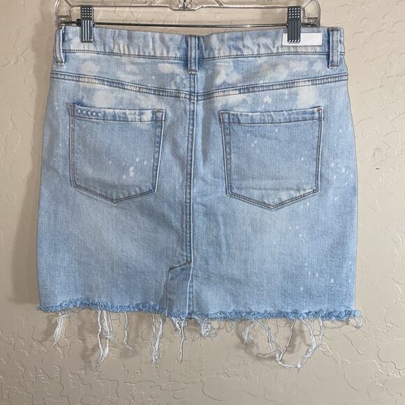 Blank NYC light wash jean skirt - Picture 5 of 5